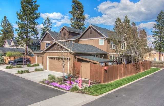 Beautiful 4-Bdr Craftsman with Mt. Views in Sisters! photos photos