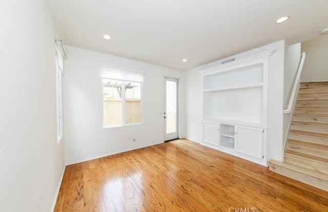 72 Chantilly Gallery 4