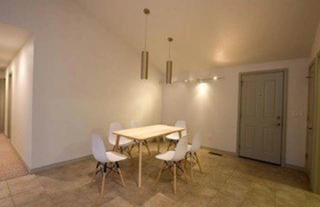1508 Devonshire Drive Gallery 3