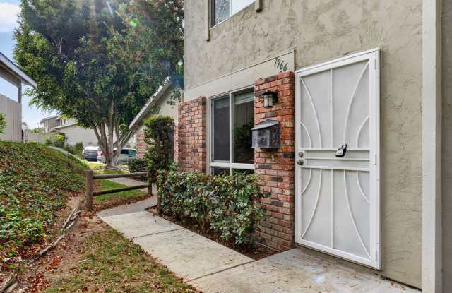 Large spacious 2 Bedroom in UTC Gallery 1