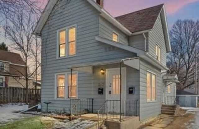 253 S Greenwich Street unit: 1 - 253 South Greenwich Street, Valparaiso, IN 46383