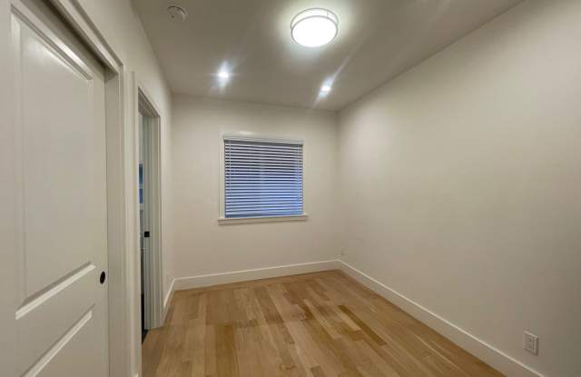 Nice and clean studio proximate to SFSU/SFCC (1st month rent free if qualified) photos photos