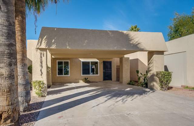Lovely 2 bedroom in Mesa! - 524 East Royal Palms Drive, Mesa, AZ 85203