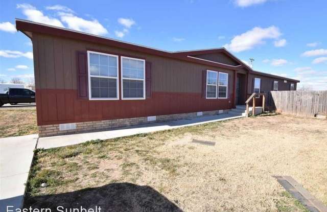1633 East Brazos - 1633 E Brazos St, Portales, NM 88130