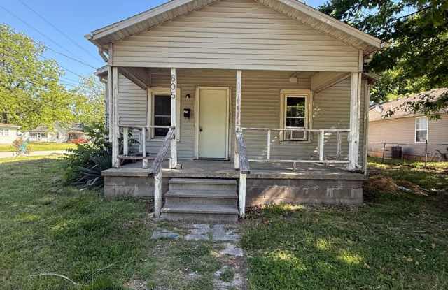 Spacious 2 bedroom 1 bathroom duplex Available NOW!!! photos photos
