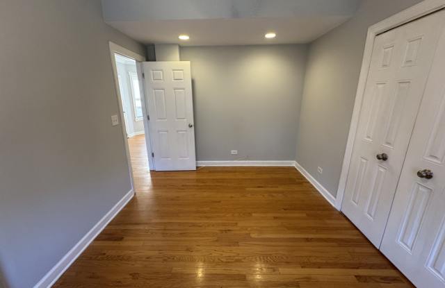 6442 N Leavitt St - 6442 North Leavitt Street, Chicago, IL 60645