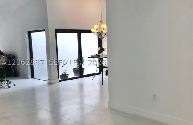 6651 NW 173rd Ln Gallery 3