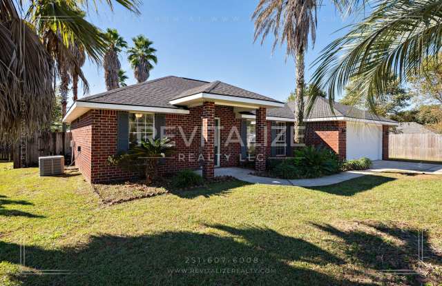 Lovely 3 Bed 2 Bath Brick Home Just Minutes from the Beach! - 24500 Cobia Avenue, Orange Beach, AL 36561