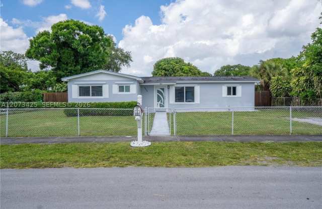20440 NW 20th Ct Gallery 2