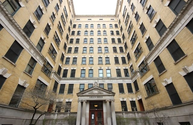 559 West SURF Street - 559 West Surf Street, Chicago, IL 60657