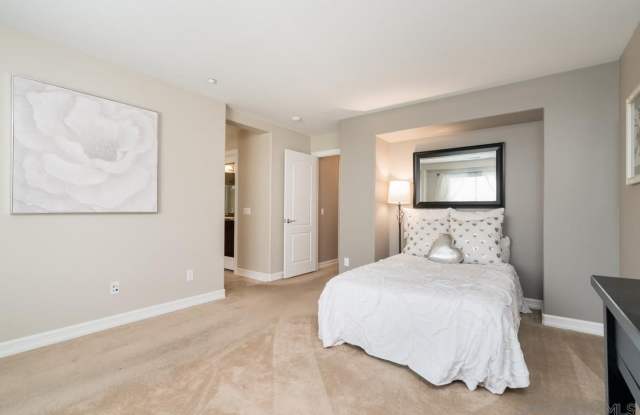 Beautifully maintained town home in the sought after community of Ravenna at 4S Ranch! photos photos