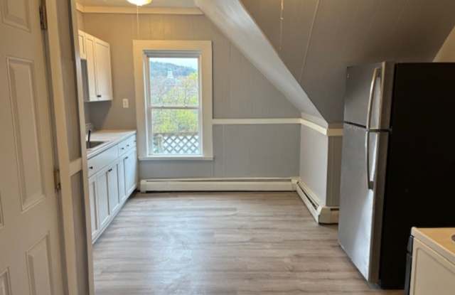 25 Maine Ave - 25 Maine Avenue, Rumford, ME 04276