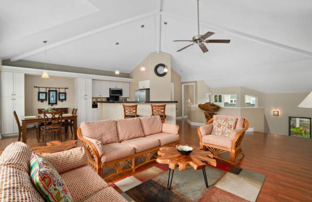 Furnished 3 Bedroom 3 Bath Condo Gallery 4