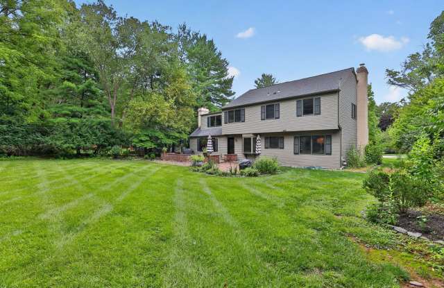 Beautiful 5-Bedroom Spring House Rental! photos photos