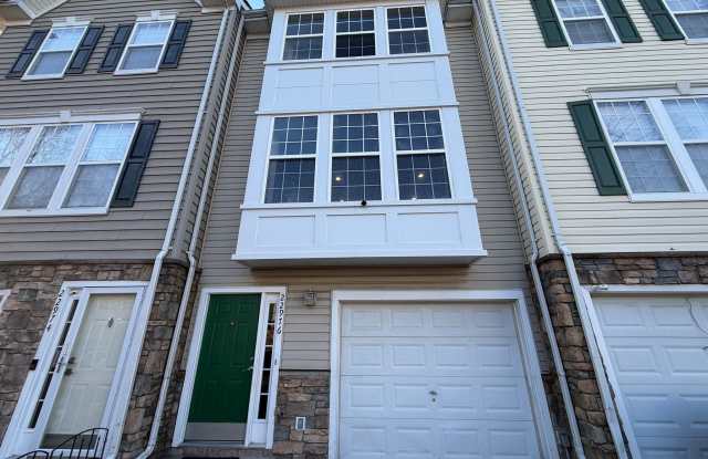 22976 FONTWELL Square - 22976 Fontwell Square, Oak Grove, VA 20166