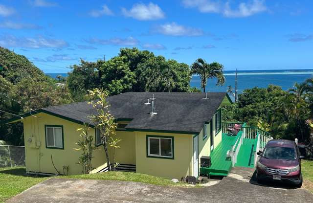 Kaneohe Bay Views 2 bedroom 1 bath home Gallery 3