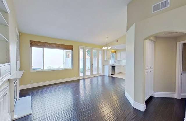 2581 W Ardenwood Ct, Tustin: Spacious 1,100 sqft 3 Bed 2 Bath Single Family House! photos photos