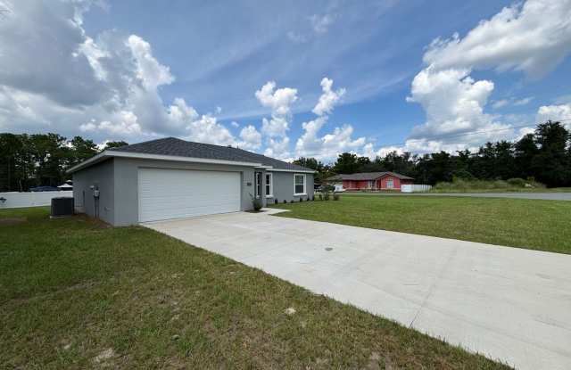 Beautiful corner Home in Marion Oaks Gallery 4