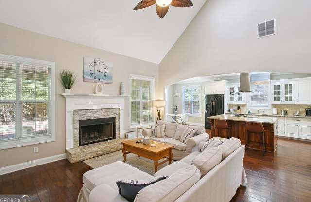 728 Gittings Avenue Gallery 2