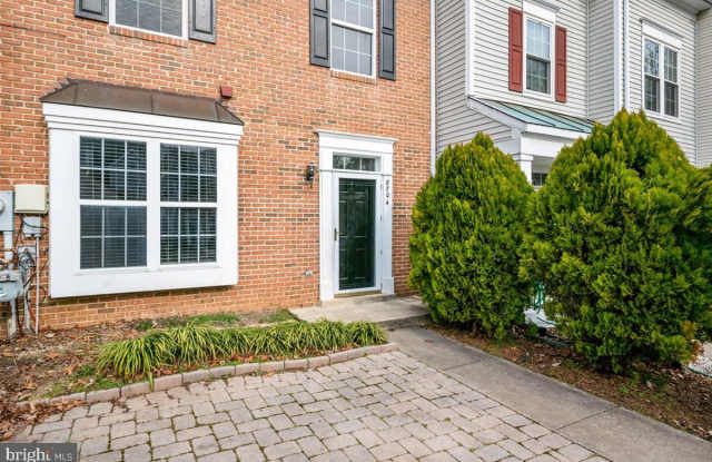 8704 GREEN CLOVER COURT Gallery 4
