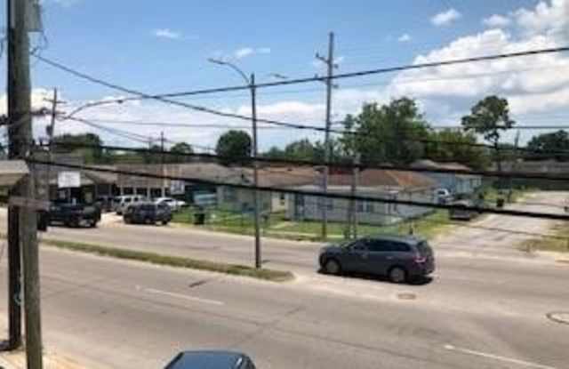 4522 DOWNMAN Road Gallery 2