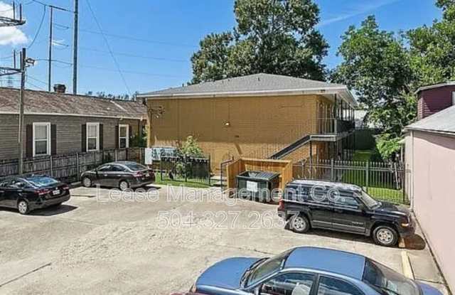 1118 Monroe Street - 2 photos photos