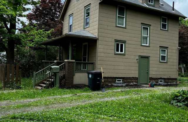 3 Bedroom 1 Bathroom Home Ready to Rent! photos photos