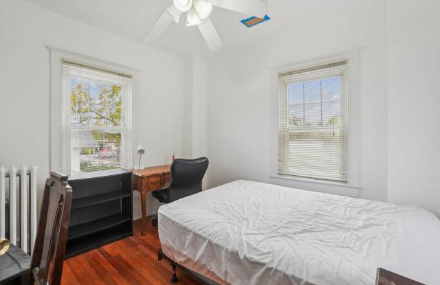 4705 Greenbelt Road Gallery 4