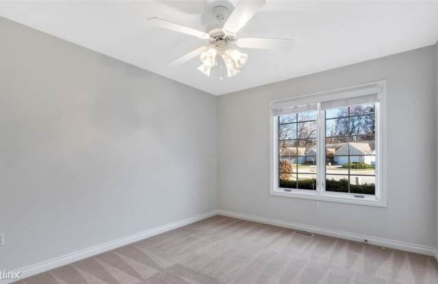 1949 Silverpine Ct Gallery 2