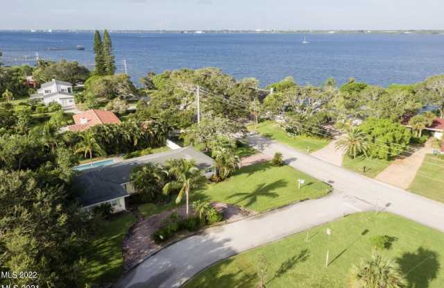 509 Riverside Circle - 509 Riverside Circle, Melbourne Beach, FL 32951