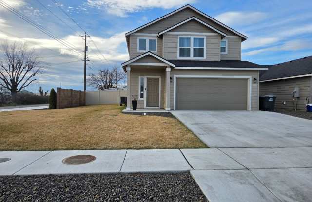 2-story 3 bed 2.5 bath with garage photos photos