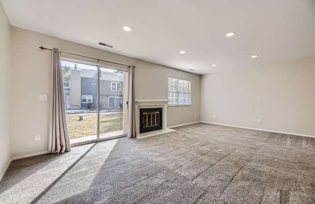 Evolve Real Estate: Updated Large Two Story Townhouse Like Home with Basement and Garage! Gallery 3