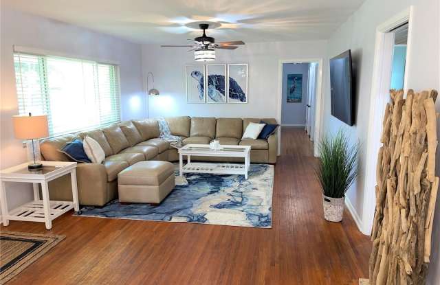 1963 RIPON Drive Gallery 3