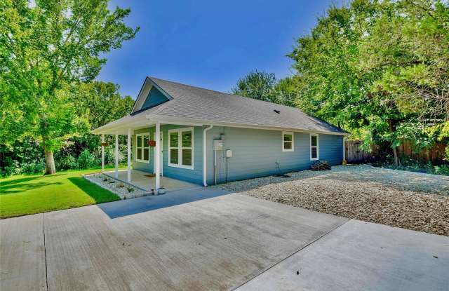 903 Comanche Cove Drive Gallery 2