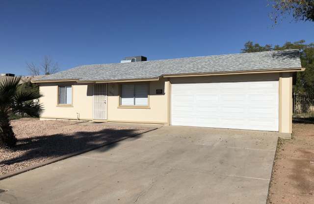 8032 W HIGHLAND Avenue - 8032 West Highland Avenue, Phoenix, AZ 85033