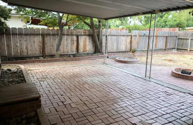 Nice 3 Bedroom! Gallery 3