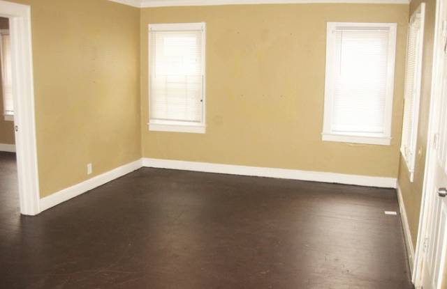 5231 Euclid Avenue Gallery 4