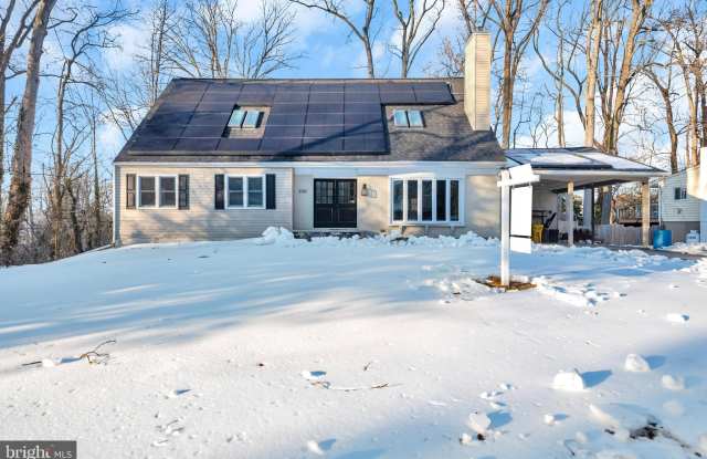 1080 CRESTVIEW Drive photos photos