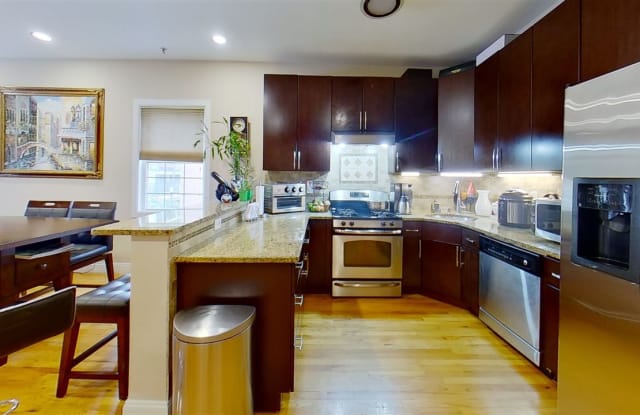 148 32ND ST - 148 32nd St, Union City, NJ 07087