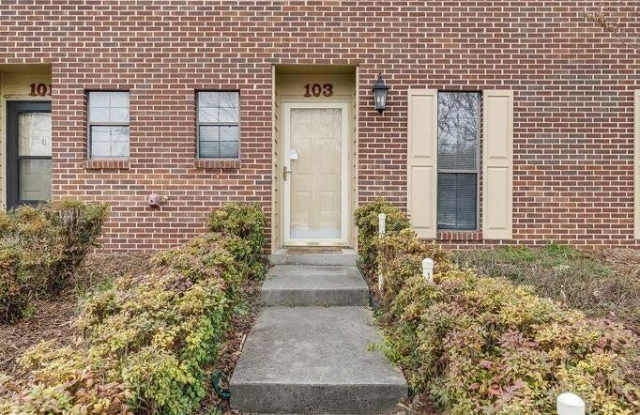 103 Lansdowne Drive unit: 103 - 103 Lansdowne Drive, Knox County, TN 37922 103 Lansdowne Drive unit: 103 - 103 Lansdowne Drive, Knox County, TN 37922