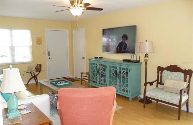 1140 ORANGE TREE CIRCLE W Gallery 2