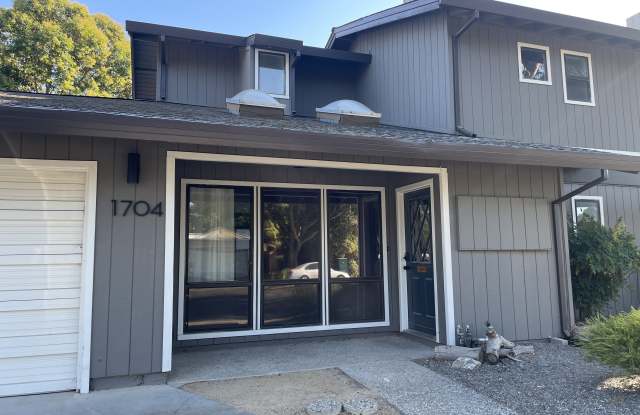 1704 Humboldt Ave photos photos