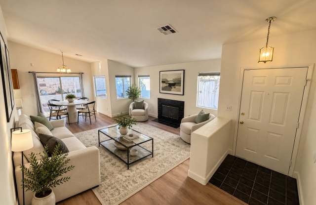 Gorgeous Single Story 2Bed/2Bath/2Car home located in Northwest Las Vegas Gallery 3