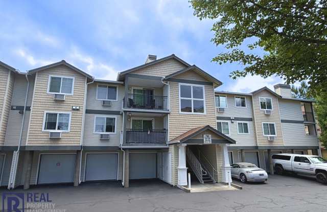 Tanasbourne 2BR/2BA Condo | Balcony, A/C & Covered Parking photos photos