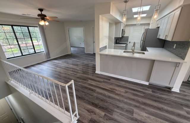 1560 Meadowside Drive Gallery 3