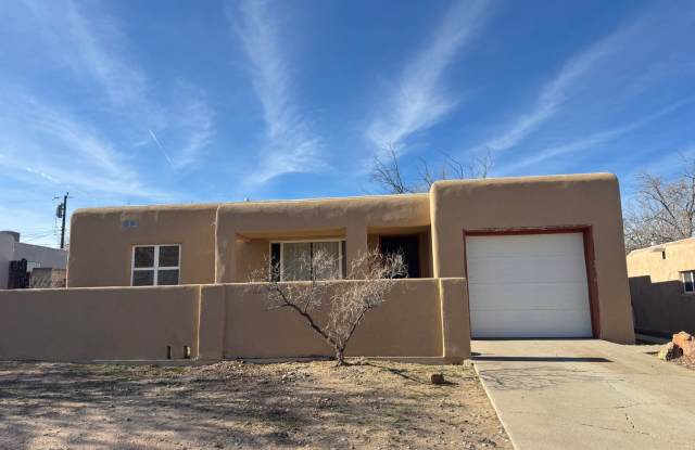 University Home, Great Layout! photos photos