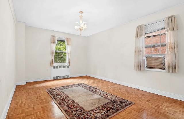 10240 67th Dr Apt 1L Gallery 3