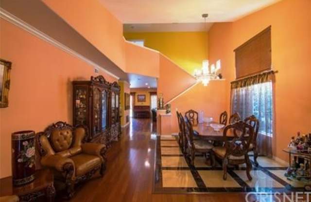 15728 Leadwell Street Gallery 2