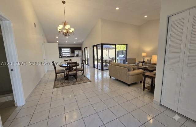 15238 SW 58th Ter Gallery 3