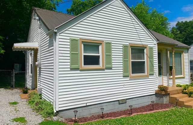 The Cutest Cottage in Inglewood! 2 Bedroom 1 Bath with Garage and Fence for $1800/mo photos photos